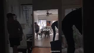 САМЫЙ СТРАШНЫЙ СКИНВОЛКЕР СНЯТЫЙ НА КАМЕРУ #shorts #skinwalker #horrorstories
