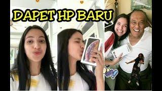 LUCU BANGET NIA RAMADHANI KEGIRANGAN KAYAK BOCAH GARA GARA DAPET HANDPHONE BARU