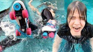 ANDANDO DE PATINS NA PISCINA | Olha o que aconteceu