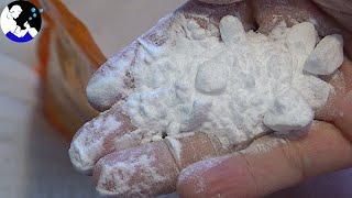 Pour Baking Soda On Your Bed & See What Happens!!