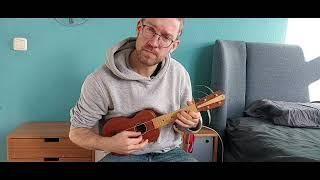 Alternative Tuning on Soprano Ukulele (old Brüko no. 6)