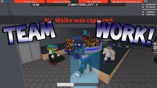 TEAM WORK! [Flee the Facility ROBLOX]