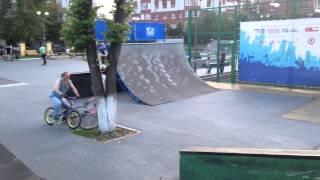 Kirill Downhill и незадачливый BMXer