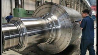 Dangerous Biggest Heavy Duty Hammer Forging Process, The machining of a 25-metric-ton rotor shaft.