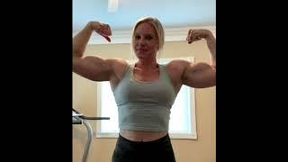 SUPER MUSCULAR GIRL WITH MASSIVE BICEPS FROM USA