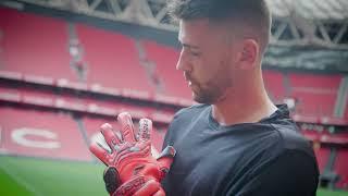 UNAI SIMON'S NEW REUSCH GLOVES FOR 2023!