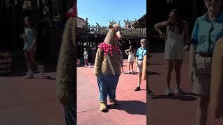 Liver Lips McGrowl Disney Parade #shorts