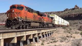 Fast Freight Trains on the BNSF Seligman Subdivision Arizona 2017