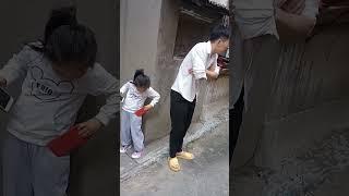 女儿 爸爸 玩你轻而易举 Funny 萌娃 宝宝 Comedy 搞笑