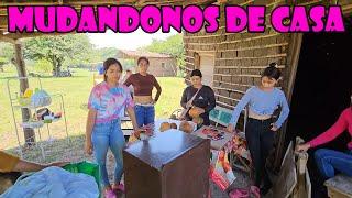 Mudándonos para la casita de lamina, mientras instalan la energía electrica.