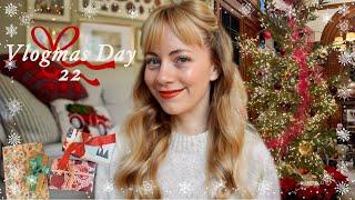 Cozy cafés, stationery & festive feelings || HOW WE MET VLOGMAS DAY 22