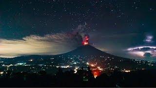 Time-lapse shows eruption of Bali's Mount Agung