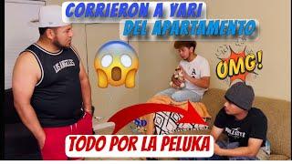 Corrieron a Yari por haberle quitado la peluka 