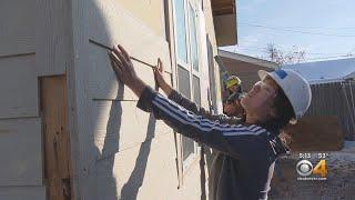High School Students Volunteer For Habitat For Humanity