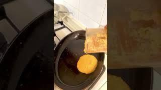 "Troccoli al top: crema di peperoni e noci con croccante di guanciale. Un armonia di sapori!"
