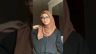 tutorial hijab segi empat pakai kacamata by: @khadziyah_ | #tutorialhijab #hijabsegiempat #casual