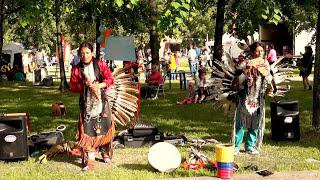 Feet themselves dance from this song of Native Americans!