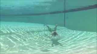 Epic slo mo fail in the swimming pool. 1080P xD