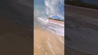 Looking inside a wave #nature #strohsebutuoy