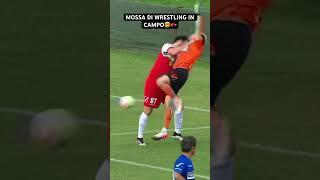 Mani sul COLLO durante la PARTITA  #shorts