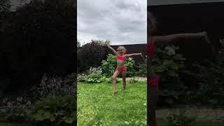 Делаю колесо,кто со мной? #гимнастика #растяжка #nice #шпагат #sports #girl #youtubeshorts #shots