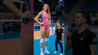 TALLEST FEMALE VOLLEYBALL PLAYER SPIKES AT 6’9”!  #TALLWOMAN #VOLLEYBALL #USA #SHORTS Tall Woman