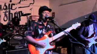 JOSE chester (Blues) y Mario ARELLANO(Blues) 1er aniversario THE MUSIC SHOP