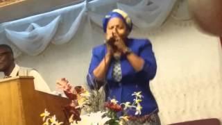 Sheila Henry Mission in haiti(2)