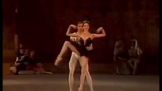 Черное па-де-де  Galina Mezentseva and Konstantin Zaklinsky