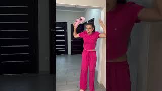 She mixed up the slippers #shorts
