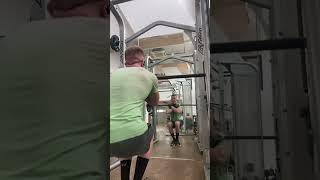 Beginner squat, Smith machine, ￼close stance ￼