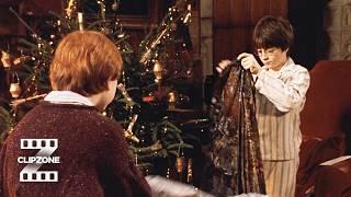 Harry Potter and the Sorcerer's Stone | An Invisibility Cloak for Christmas | ClipZone: H&V