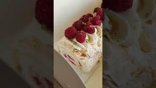 Меренговый рулет это восхитительный десерт #меренговыйрулет #десерт