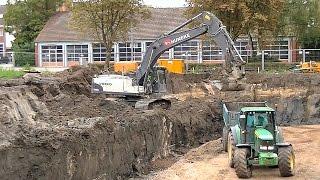 Hydraulikbagger Volvo EC240NL in Leer / Hydraulic excavator Volvo EC240NL