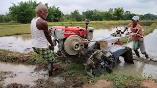 Power Tiller Badly Stuck In Mud || When Crossing The Bunds For Land Leveling In Rice Field