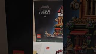 Unboxing LEGO ICONS 10350 TUDOR CORNER