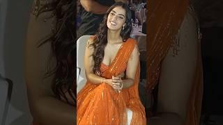 Talent చూపిస్తుంది: Kavya Thapar Looks STUNNING In Saree | Graced Indian Icon Awards 2025