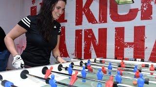 Tischfußball: Mit diesen Tricks sind Sie der Star in jeder Kneipe