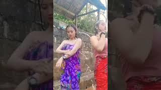 NGINTIP #cewek cantik lagi mandi di sungai