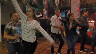 ARICA BAILA A TODO RITMO BACHATA & SALSA AB ATR