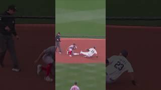 Rowdy Tellez Records His First Stolen Base of 2025!