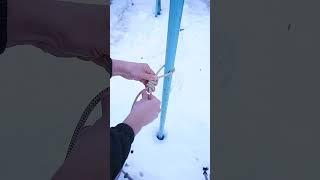 An easy way to tie a rope to a post