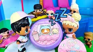 I FELL ASLEEP IN THE POOL!LOL SURPRISE BABY BUNDLE LOL Dolls in KINDERGARTEN! Funny cartoons