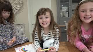 Sophia, Isabella e Alice na Competição de Perguntas e Respostas