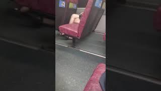 巴士上的美腿
