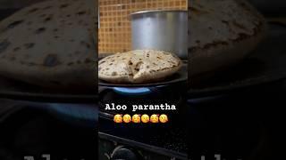 Aloo parantha breakfast #breakfast #alooparatha #recipe #foodforfoodies #aromaofmomos #youtubeshorts