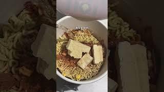 NEW HOT AND SOUR instant noodles