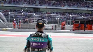 David Alonso saluda a la grada del #CatalanGP