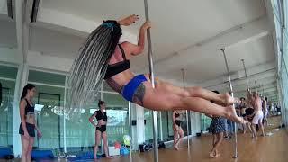 Мастер класс по Pole Dance, от Егора Чуракова, участник телепроекта ТАНЦЫ НА ТНТ  Отель Паттайя