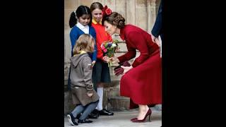 Wow, check out this little girl curtsy to princess Catherine ￼